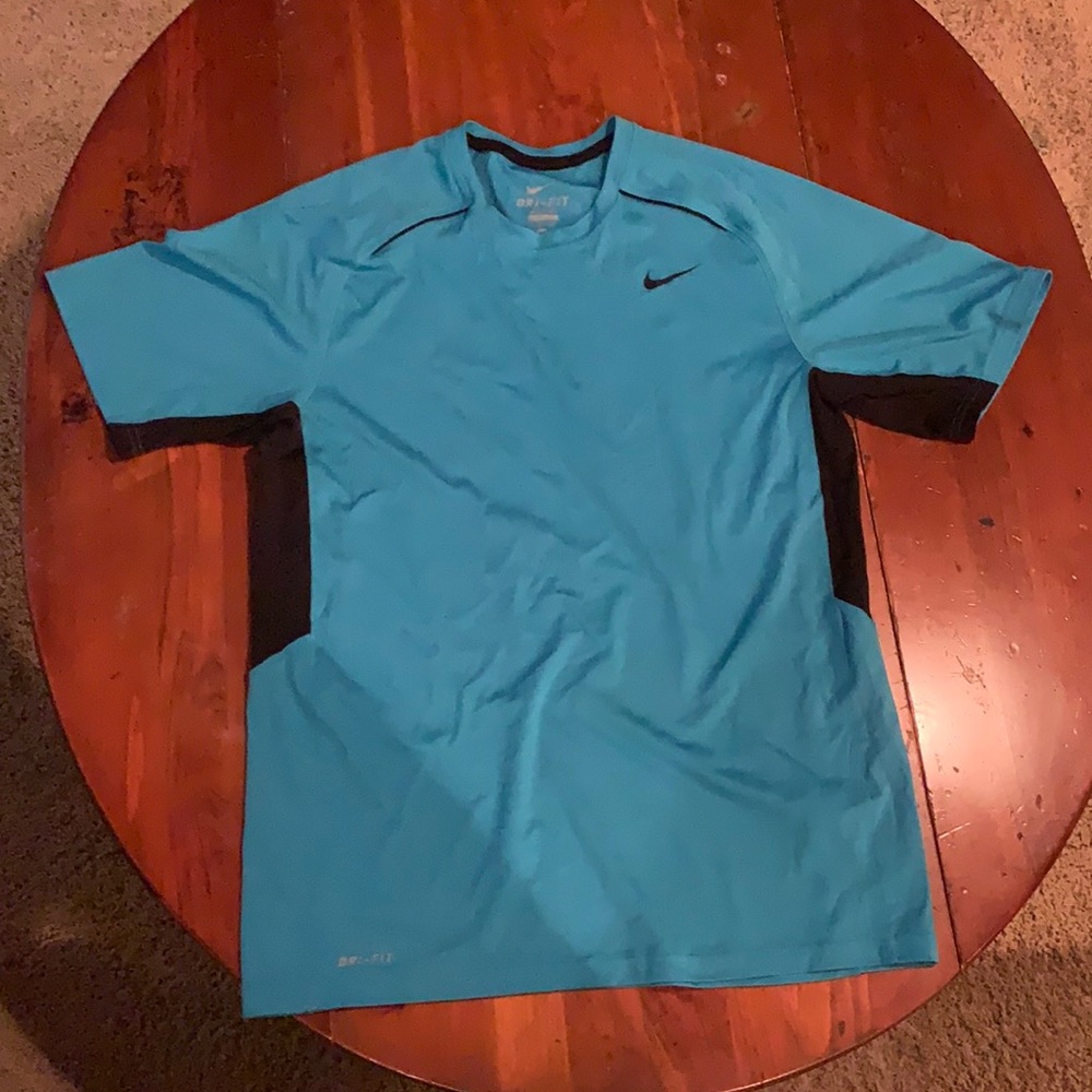 Like New - Nike DriFit Athletic Wear - Size M